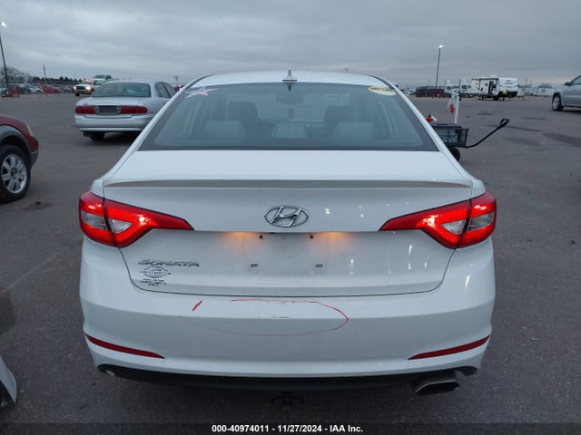 Hyundai SONATA SE 2016 5NPE24AF5GH306148 Image 16