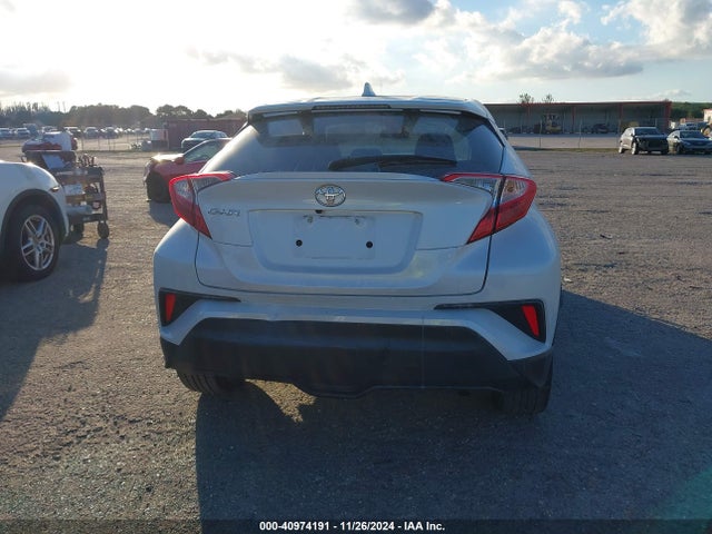 Toyota C-HR XLE 2022 NMTKHMBX5NR145217 Image 16