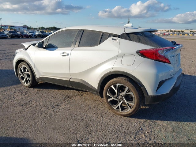 Toyota C-HR XLE 2022 NMTKHMBX5NR145217 Image 3