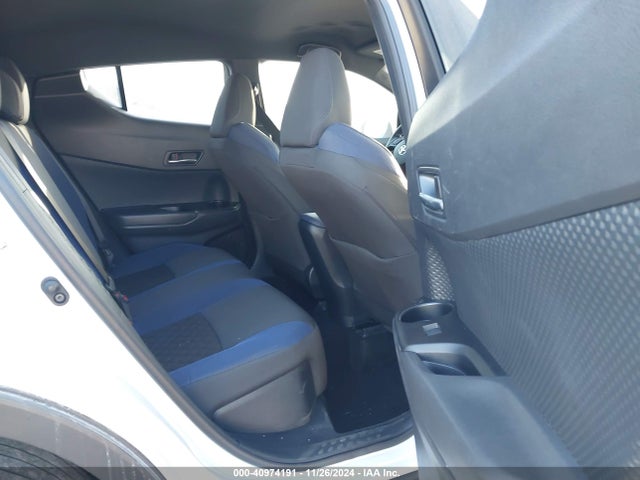 Toyota C-HR XLE 2022 NMTKHMBX5NR145217 Image 8