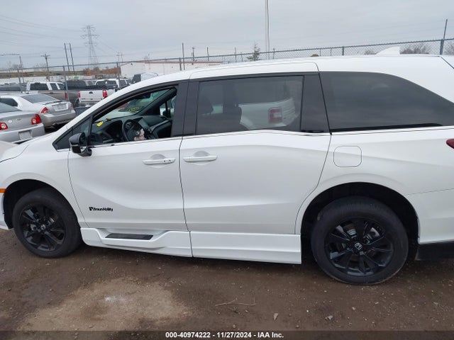 Honda Odyssey Sport 2024 5FNRL6H75RB016938 Image 15