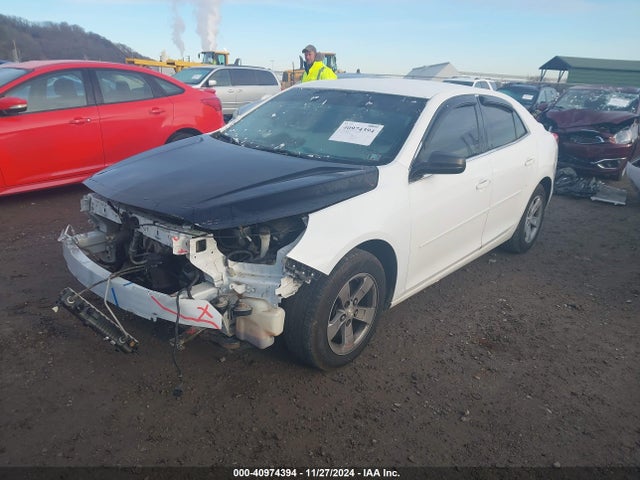 Chevrolet MALIBU LS 2015 1G11B5SLXFF104674 Image 2