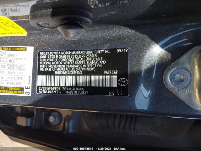 Toyota C-HR XLE 2019 NMTKHMBX7KR093178 Image 9