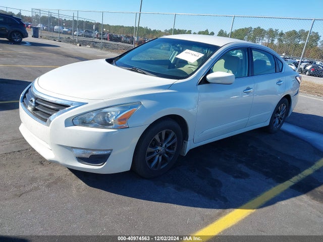 Nissan Altima 2.5 S 2015 1N4AL3AP0FC185172 Image 2