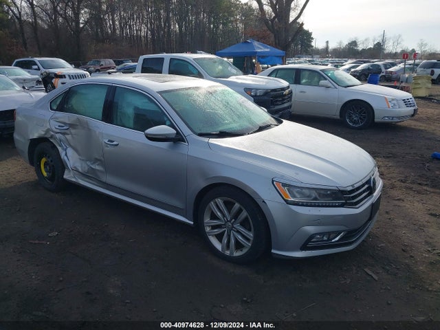 2017 1VWGT7A30HC033241 main image