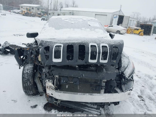1C4PJMAB0EW317820 Jeep Cherokee Sport