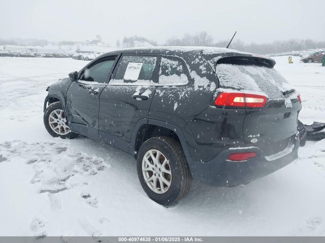 1C4PJMAB0EW317820 Jeep Cherokee Sport