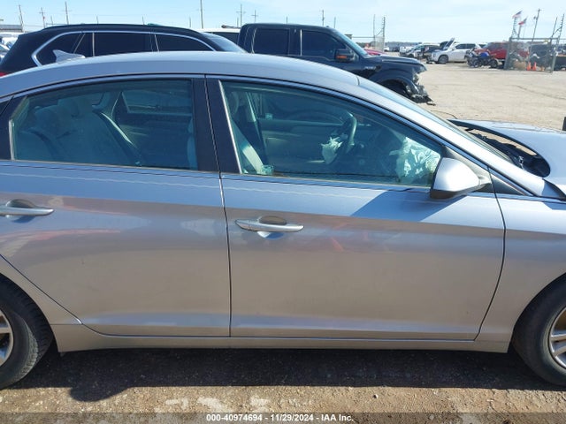 Hyundai SONATA SE 2015 5NPE24AF5FH176046 Image 13