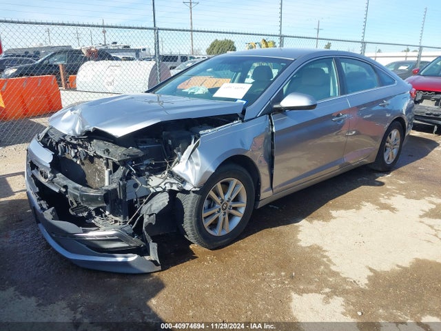 Hyundai SONATA SE 2015 5NPE24AF5FH176046 Image 2