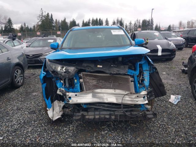2T3A1RFV2KW055654 Toyota Rav4 Xle Premium