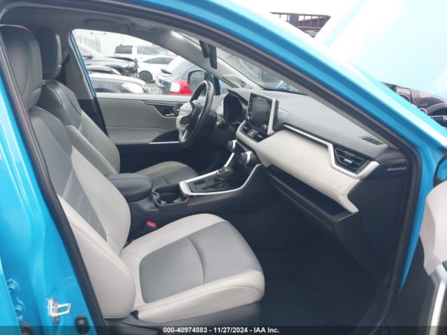 2T3A1RFV2KW055654 Toyota Rav4 Xle Premium