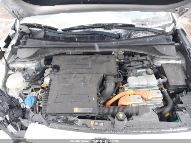 KNDCB3LC5K5242562 KIA NIRO LX