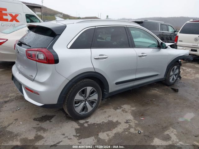 KNDCB3LC5K5242562 KIA NIRO LX