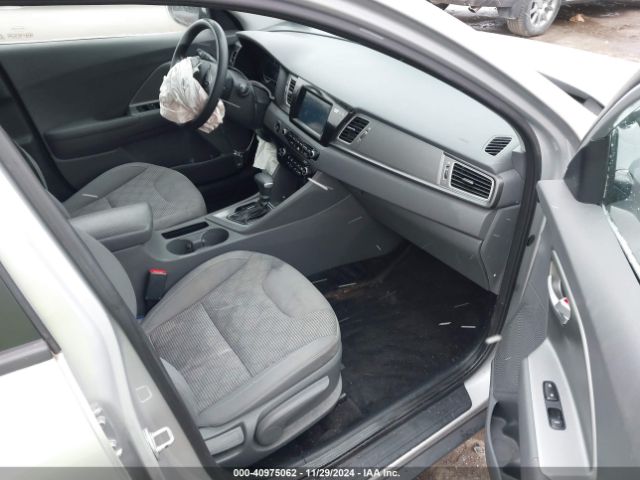 KNDCB3LC5K5242562 KIA NIRO LX