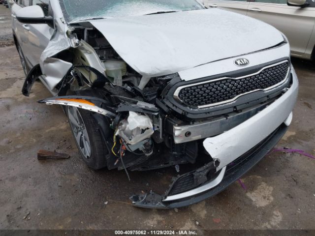 KNDCB3LC5K5242562 KIA NIRO LX