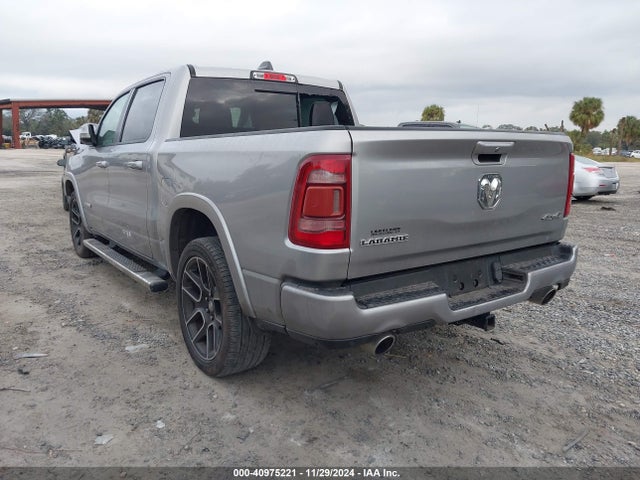 1C6SRFJT5KN686530 RAM 1500 Laramie  4x4 5'7 Box