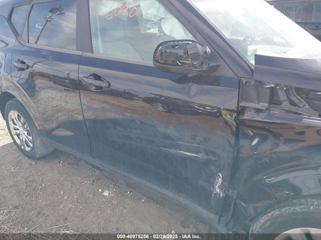 KNDJ23AU7P7845415 KIA mpi nu