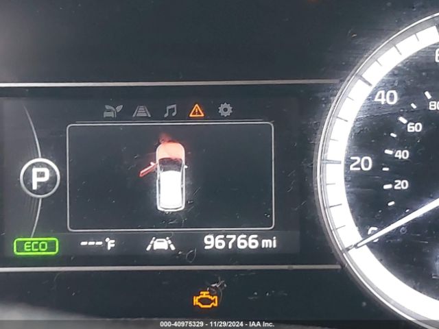 KNDCC3LC8H5037923 KIA NIRO EX