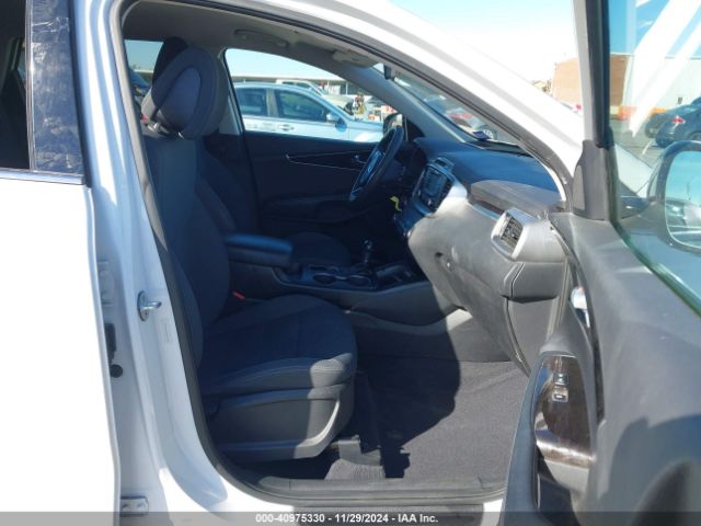 5XYPG4A57HG217076 KIA Sorento 3.3l Lx