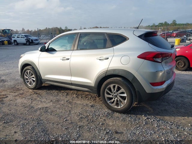 KM8J23A45HU329536 Hyundai TUCSON SE