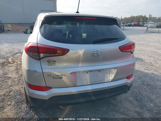 KM8J23A45HU329536 Hyundai TUCSON SE