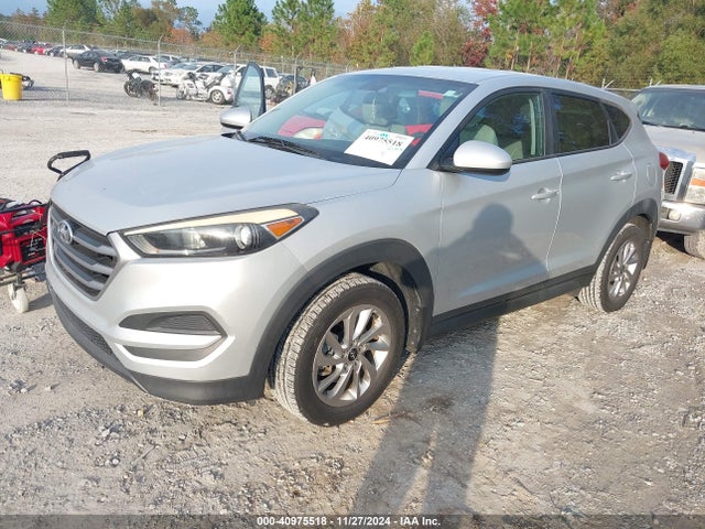 KM8J23A45HU329536 Hyundai TUCSON SE