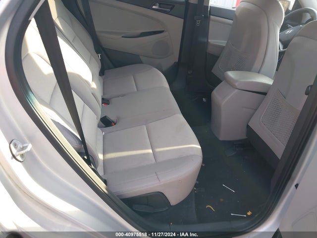 KM8J23A45HU329536 Hyundai TUCSON SE