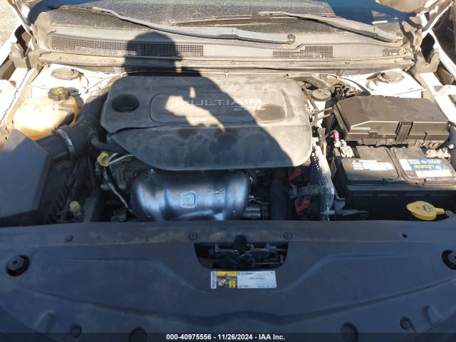 1C3CCCBB3FN564777 Chrysler 200 S