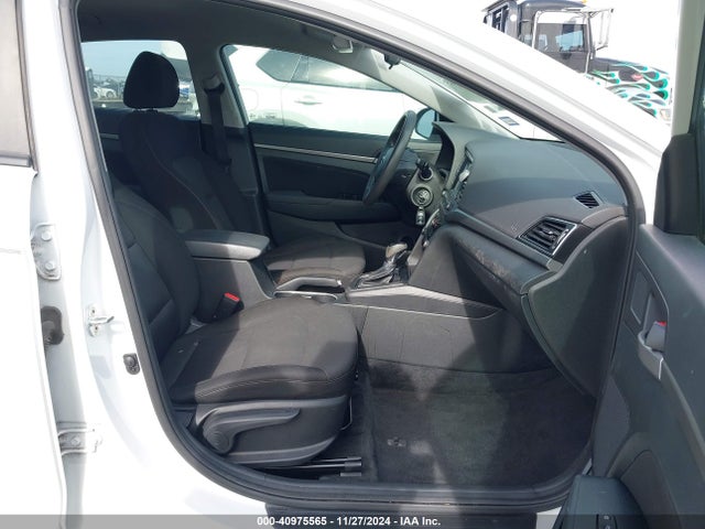 Hyundai ELANTRA SEL 2018 5NPD84LF9JH323548 Image 5