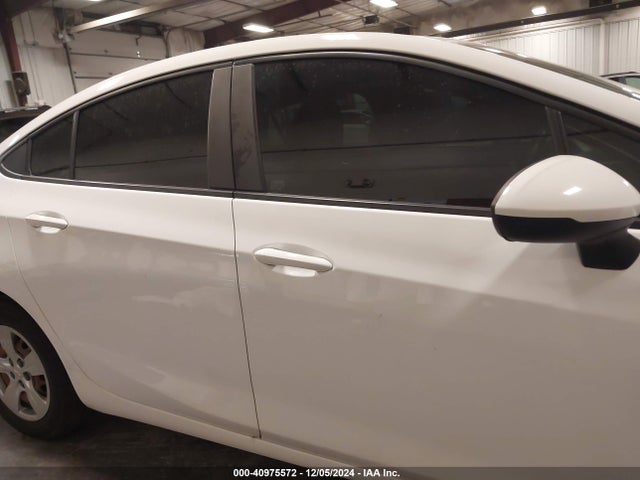 Chevrolet Cruze Ls Auto 2018 1G1BC5SM8J7197143 Image 13