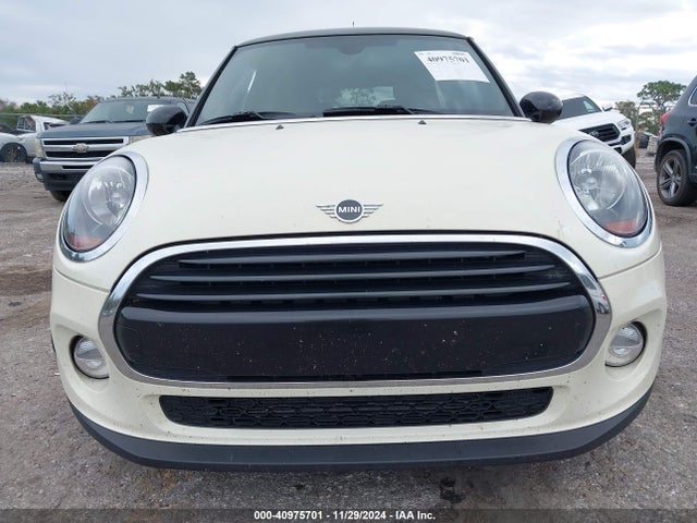 Mini Hardtop Oxford Edition 2019 WMWXP5C52K2H31616 Image 12