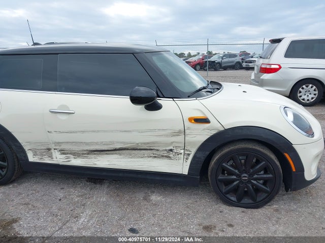Mini Hardtop Oxford Edition 2019 WMWXP5C52K2H31616 Image 13