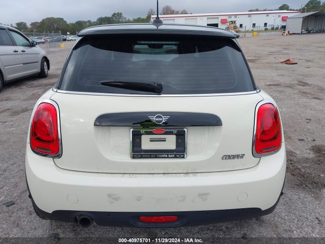 Mini Hardtop Oxford Edition 2019 WMWXP5C52K2H31616 Image 16