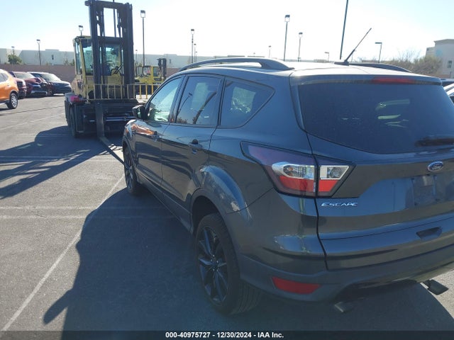 Ford ESCAPE SE 2017 1FMCU0GD1HUF08536 Image 3