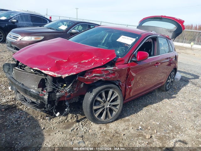 Hyundai ELANTRA GT 2018 KMHH35LE1JU063323 Image 2
