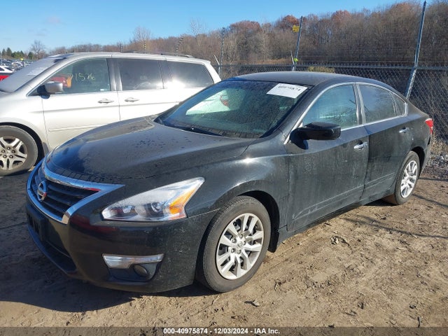 Nissan Altima 2.5 S 2015 1N4AL3AP1FC453100 Image 2