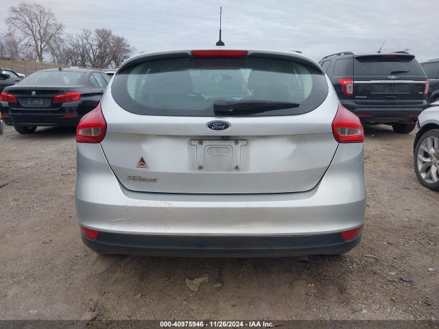 Ford FOCUS SE 2017 1FADP3K23HL286231 Image 16