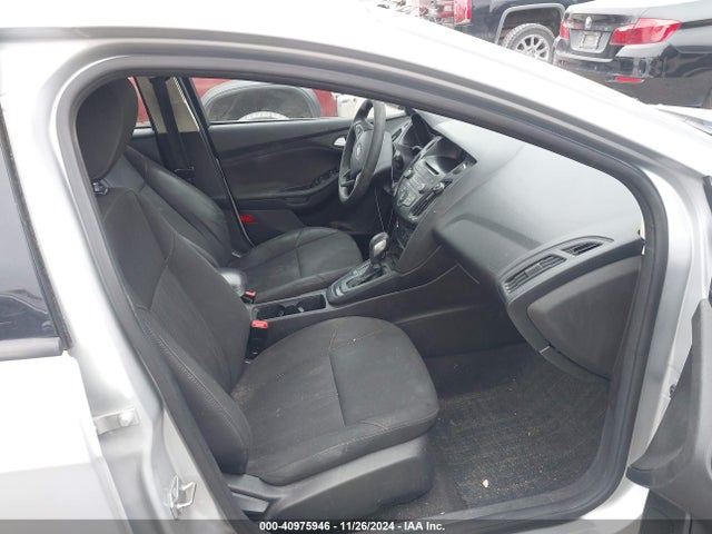 Ford FOCUS SE 2017 1FADP3K23HL286231 Image 5
