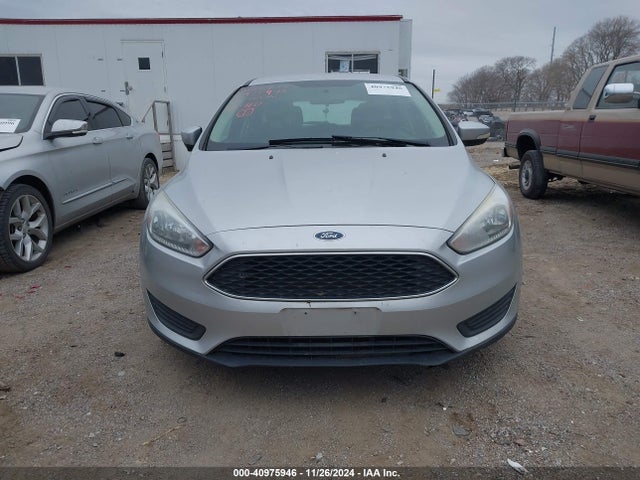 Ford FOCUS SE 2017 1FADP3K23HL286231 Image 6