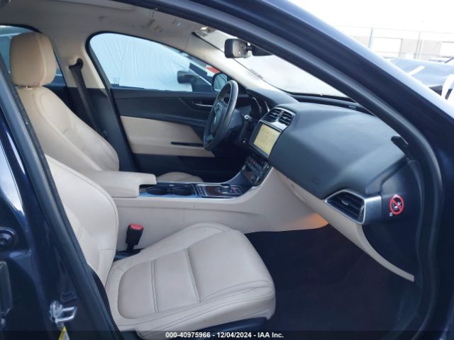 SAJAE4BG8HA965042 Jaguar Xe 25t Prestige