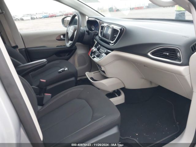 2C4RC1CG9PR596903 Chrysler Voyager Lx