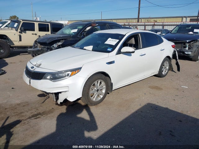 KIA Optima Lx 2016 KNAGT4L39G5098328 Image 2