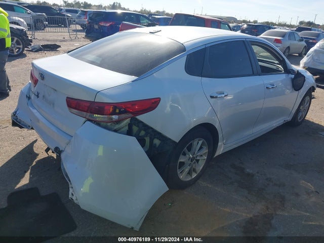 KIA Optima Lx 2016 KNAGT4L39G5098328 Image 4