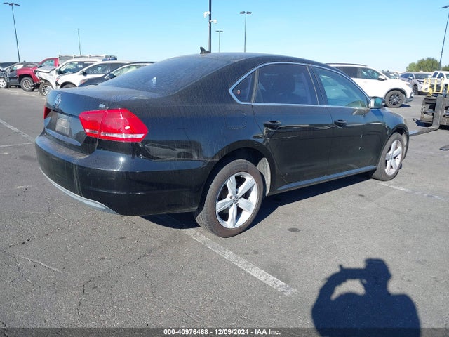 1VWBP7A30EC011539 Volkswagen Passat 2.5l Se