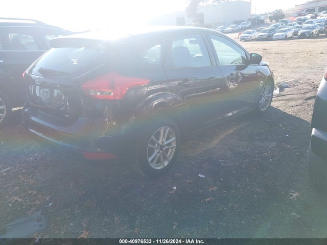 Ford FOCUS SE 2018 1FADP3K23JL307973 Image 4