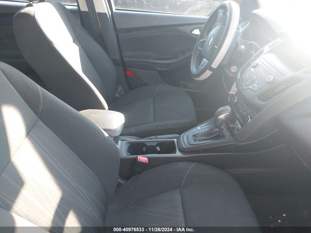 Ford FOCUS SE 2018 1FADP3K23JL307973 Image 5