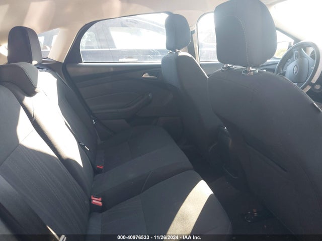 Ford FOCUS SE 2018 1FADP3K23JL307973 Image 8