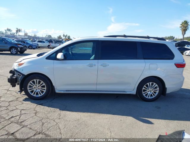 5TDYZ3DC6HS843823 Toyota Sienna Xle/limited