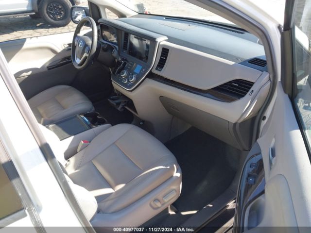 5TDYZ3DC6HS843823 Toyota Sienna Xle/limited