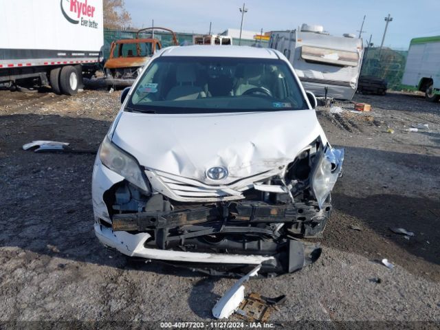 5TDKK3DC0FS611063 Toyota Sienna Le 8 Passenger
